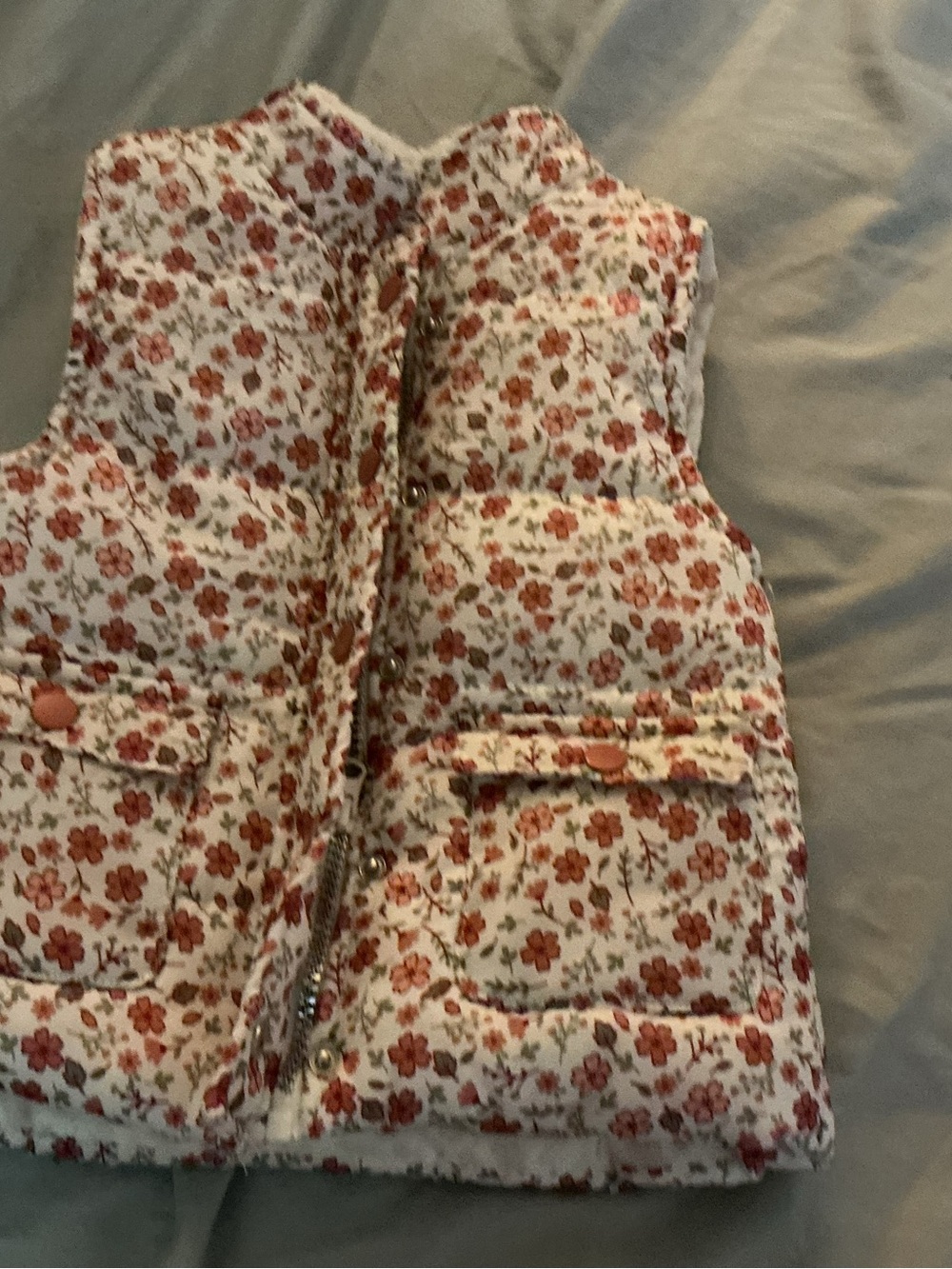 Nicole Miller Cream Floral Quilted Vest with Coral Flowers